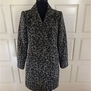 Vince Camuto wool blend double breasted grey leopard coat. Size XS.